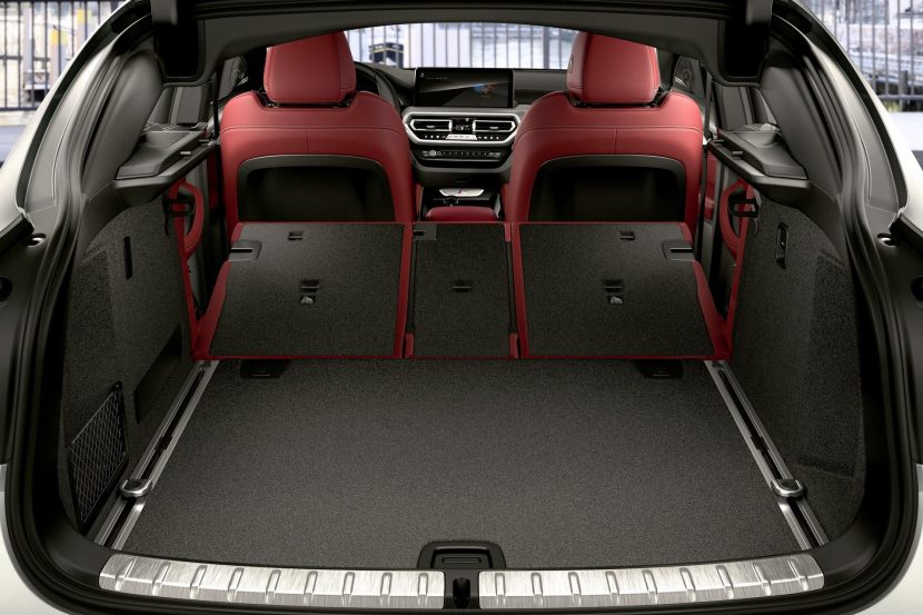 2025 BMW X4 Cargo area