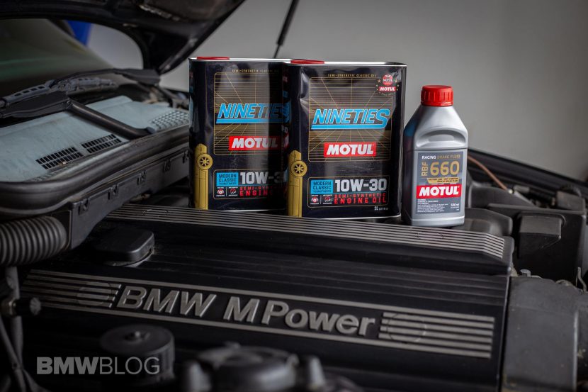 1995 BMW M3 E36 gets an oil change from MOTUL