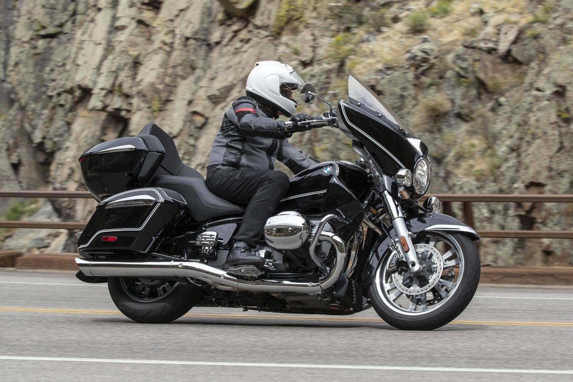 2021 BMW R18 B & Transcontinental Review: Big Boxer, Big Bagger Energy