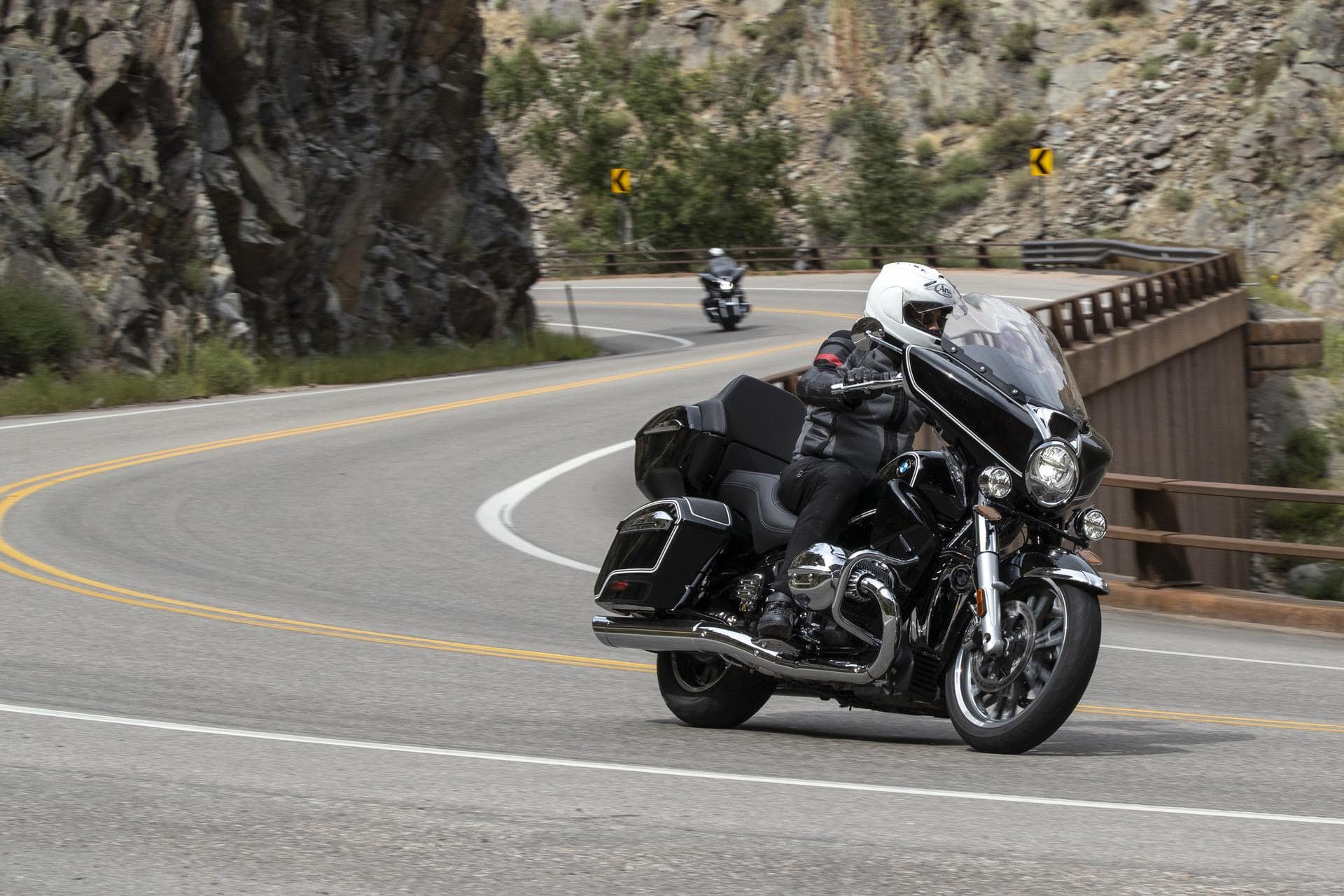 2021 BMW R18 B & Transcontinental Review: Big Boxer, Big Bagger Energy