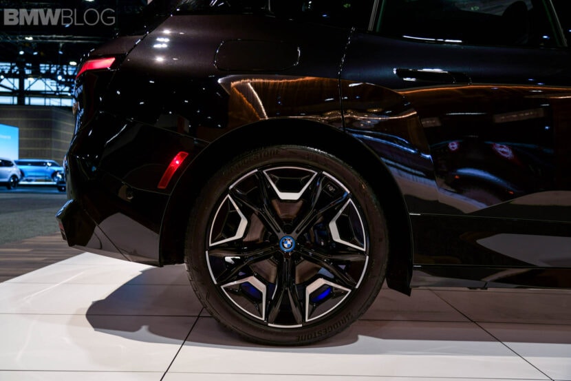 BMW Shows How Easy It Is To Install Self-Leveling Center Wheel Caps