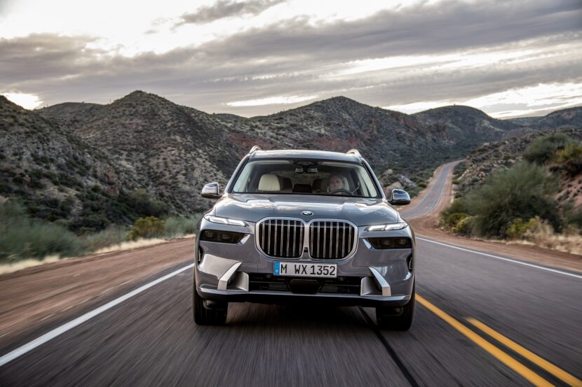 WORLD PREMIERE: BMW X7 Facelift — Split Headlights and New Engine