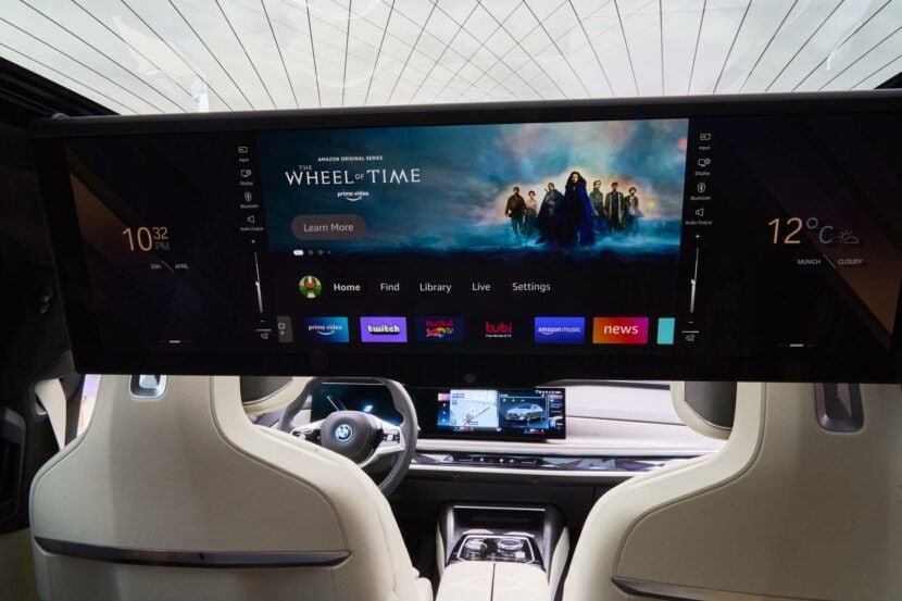 BMW 7 Series’ Theater Screen Aims to Combat Motion Sickness in Cars