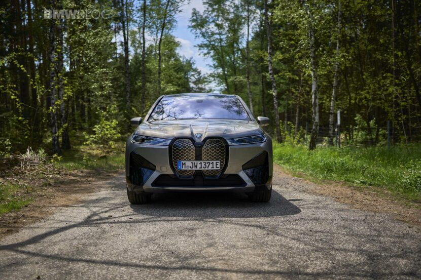 BMW Recalls iX and i4 Models Due to a Software Glitch While Using Valet Mode