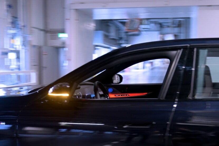 BMW 7 Series G70 Drives Itself Inside The Factory With No One Behind The Wheel