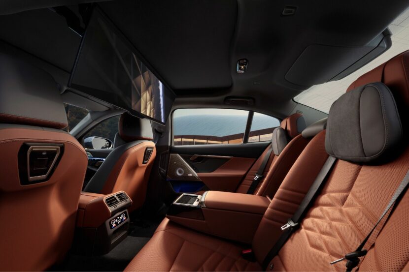 Stretched 2024 BMW 5 Series Shows 31-Inch Screen In New Video