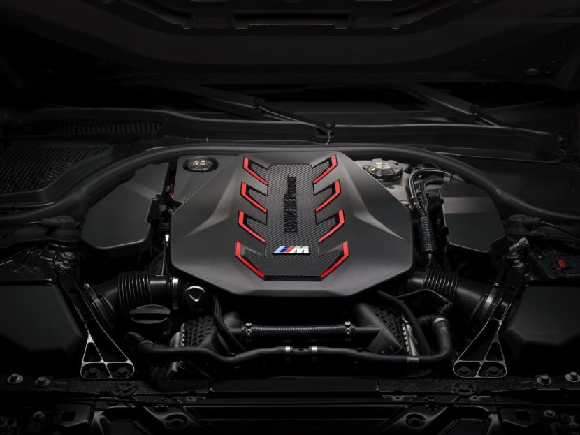 2025-bmw-m5-sedan-g90-engine-02