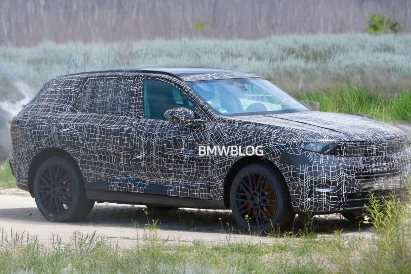 BMW iX5 Electric SUV Spied On A Foggy Day: Video