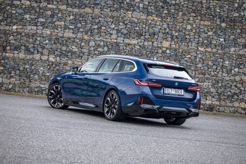 BMW i5 Touring-88