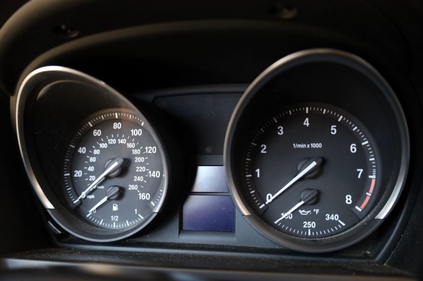 z4 gauge cluster