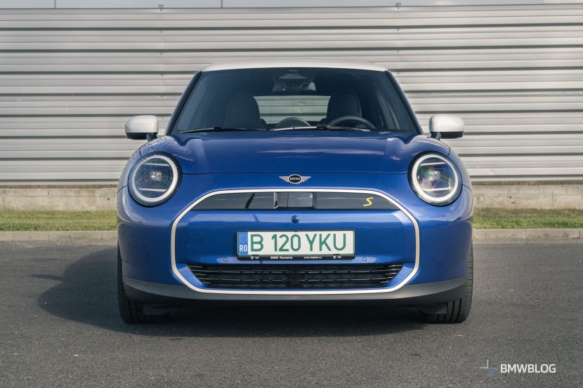 2024-mini-cooper-se-review-08