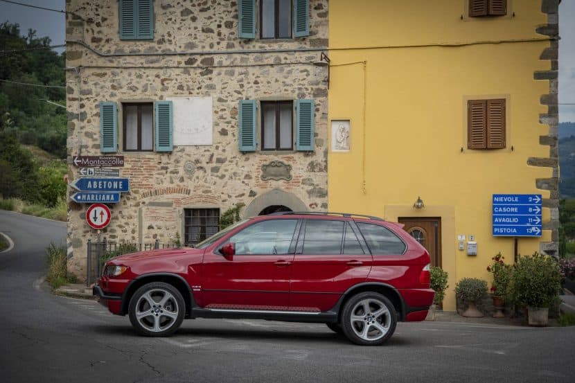 Side view of BMW X5 E53 4.6is showing early SUV design cues