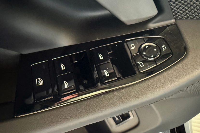 2025 BMW 5ER G60 FENSTERHEBER BEDIENEINHEIT HOCHGLANZ SCHWARZ 02