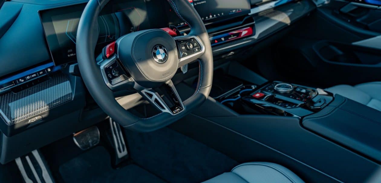 2025 BMW M5 SEPIA METALLIC 06