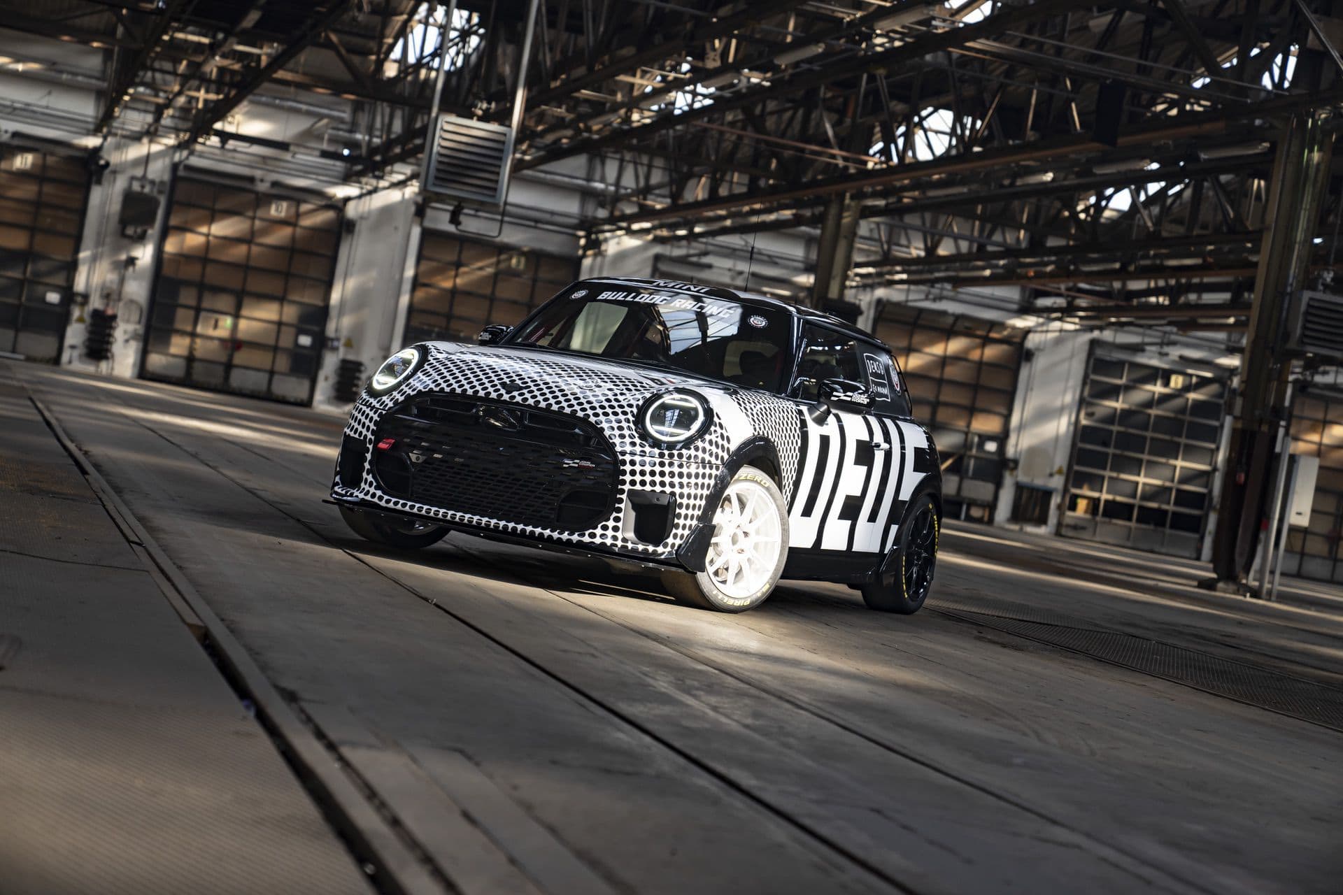 2025 MINI JOHN COOPER WORKS BULLDOG RACING 22