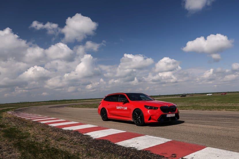 BMW M5 Touring Serves As Safety Car At Romanian Retro Racing