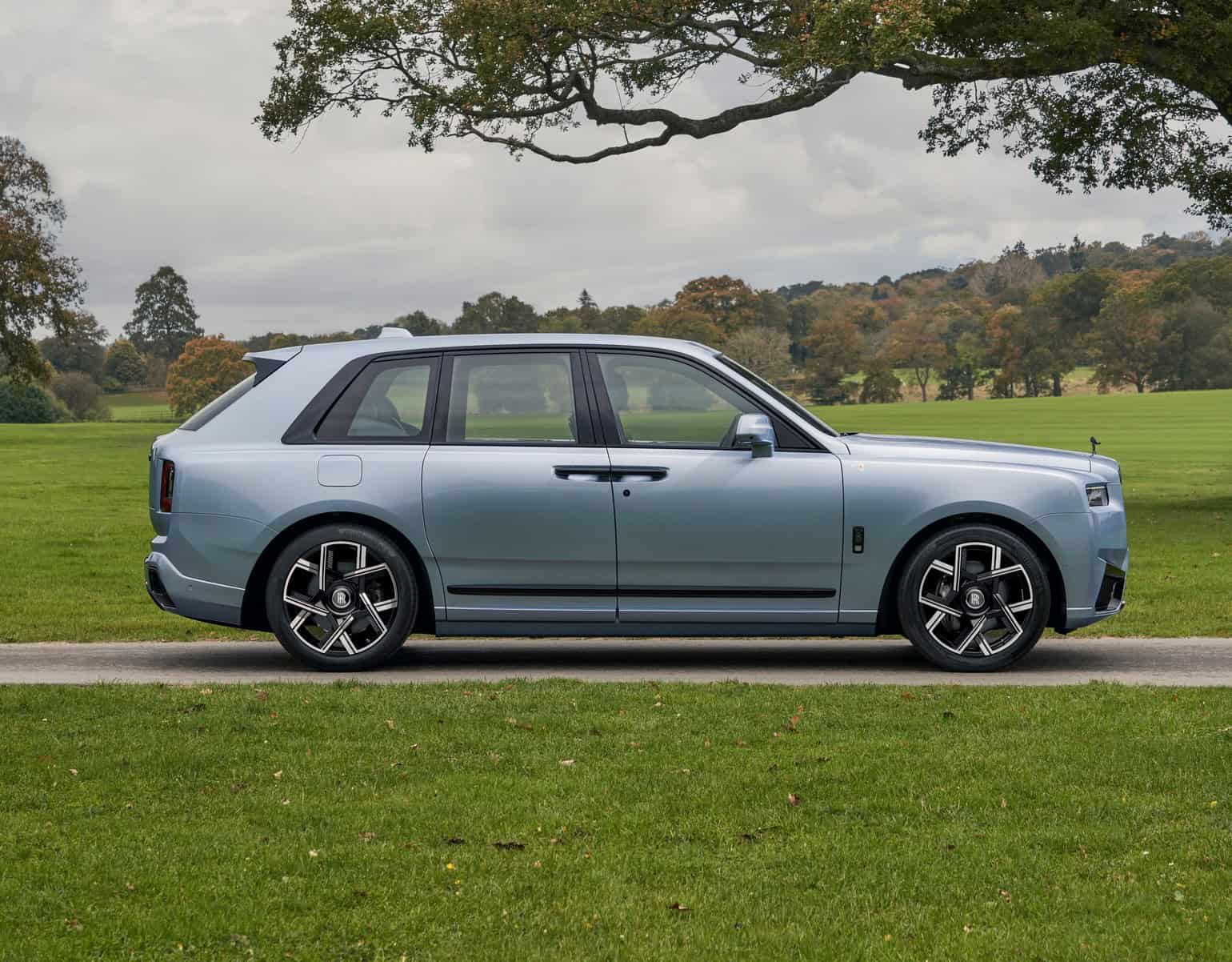 ROLLS ROYCE CULLINAN BLACK BADGE DAISY 1