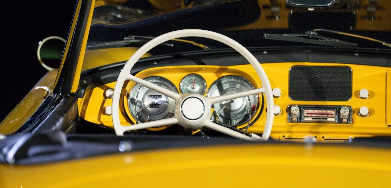 BMW 507 ROADSTER YELLOW 19