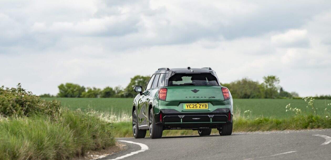 MINI ACEMAN JOHN COOPER WORKS BRITISH RACING GREEN 01