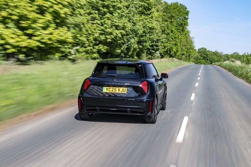 MINI COOPER JCW ELECTRIC J01 MIDNIGHT BLACK 05
