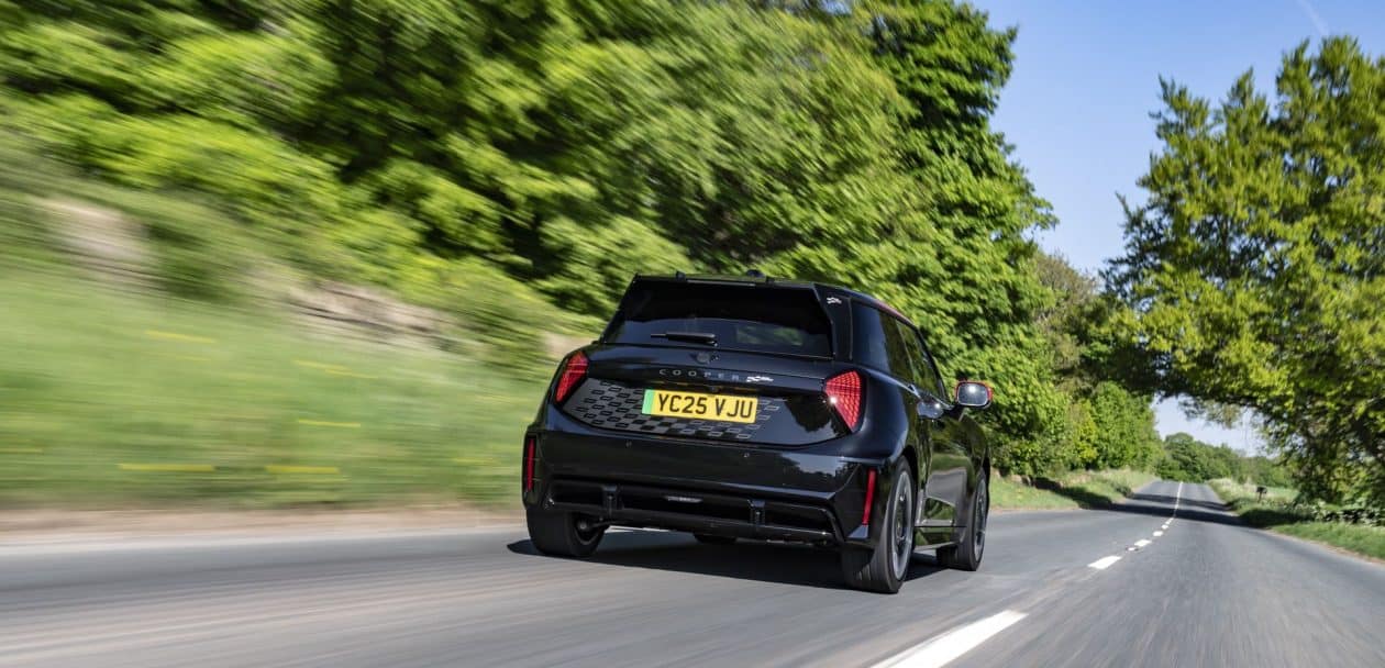 MINI COOPER JCW ELECTRIC J01 MIDNIGHT BLACK 36