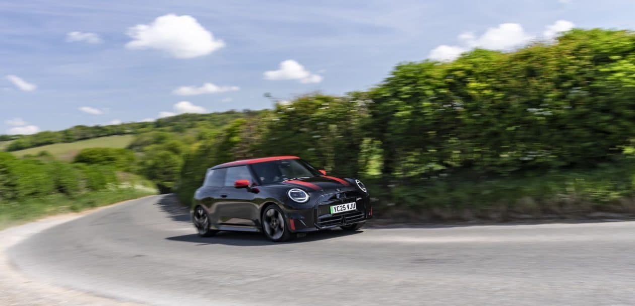 MINI COOPER JCW ELECTRIC J01 MIDNIGHT BLACK 41