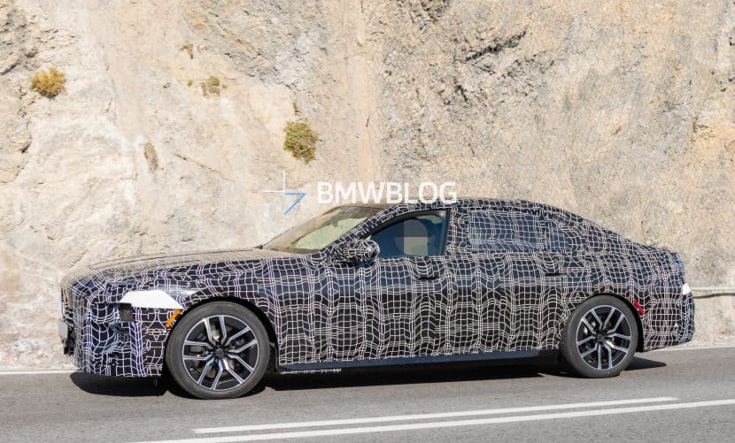 2027 BMW 7 SERIES FACELIFT SPY PHOTOS 11 2027 BMW 7 SERIES FACELIFT Side View