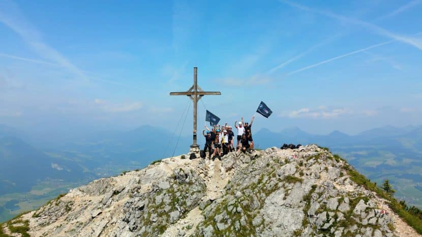 BMW ESPORTS TEAM BULDING 00 BMW ESPORTS TEAM BULDING 00