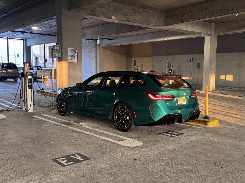 2025 BMW M5 TOURING charging