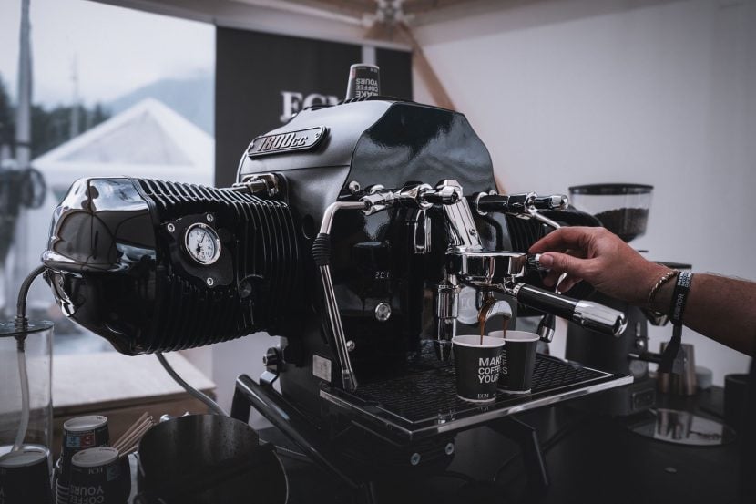 BIG COFFEE BOXER ECM 00 BIG COFFEE BOXER ECM making espresso