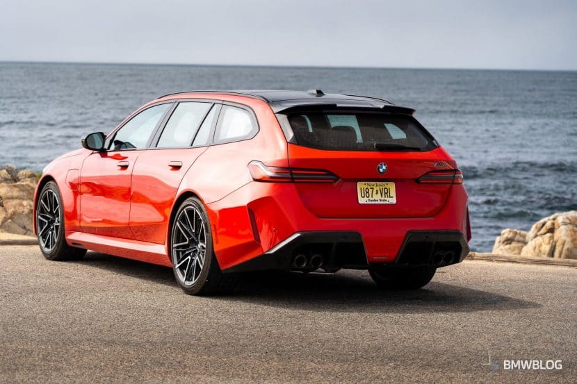 BMW M5 Touring Duels Audi RS6 Avant In U-Drag Race
