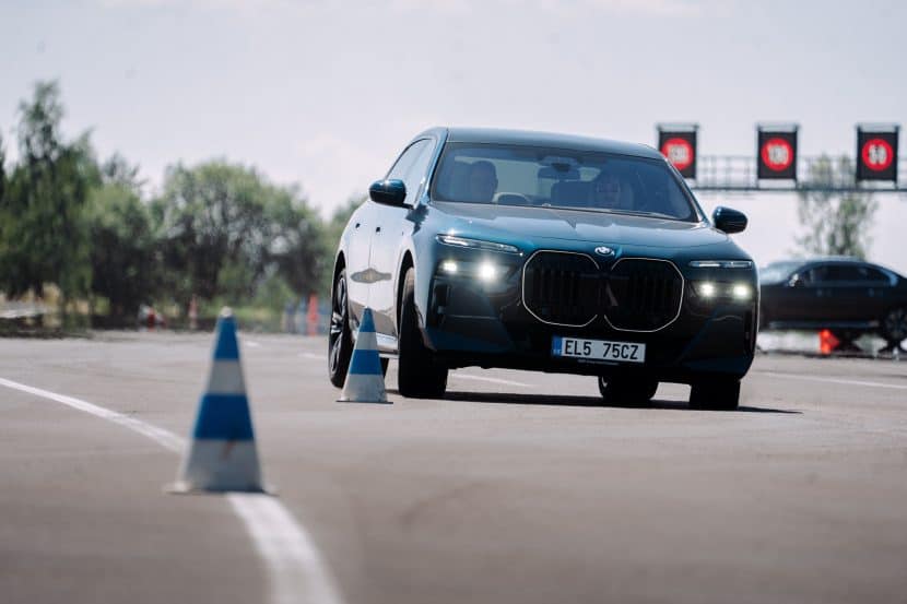 BMW PROTECTION VEHICLES TRAINING 06 BMW PROTECTION VEHICLES TRAINING going around cones