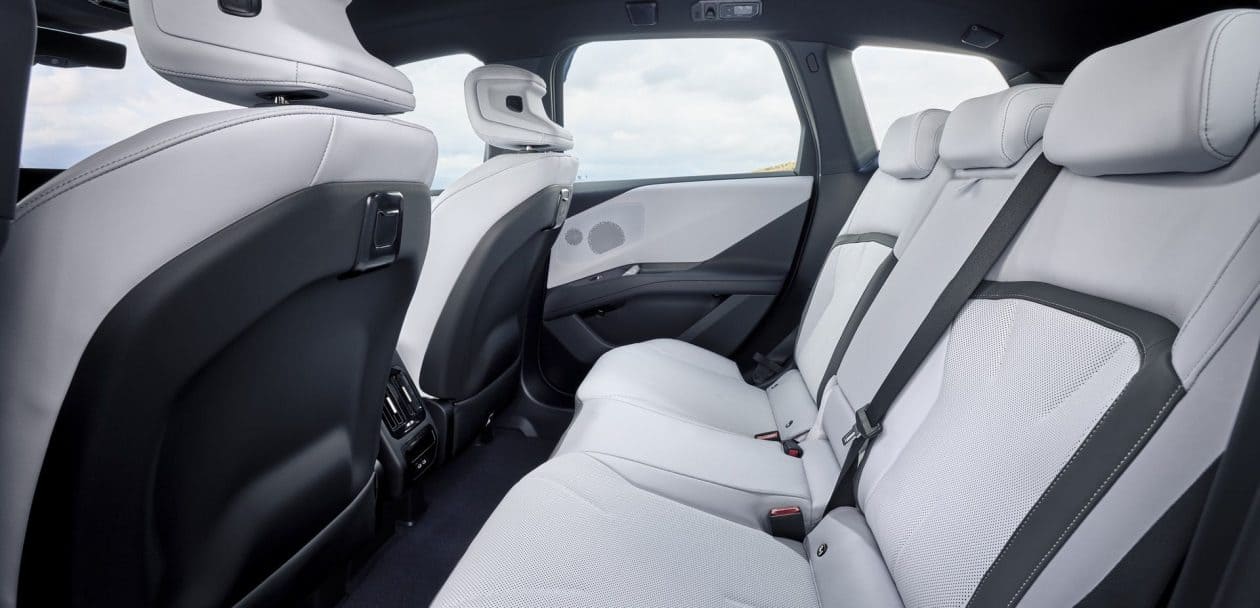 2026 BMW IX3 NEUE KLASSE INTERIOR11