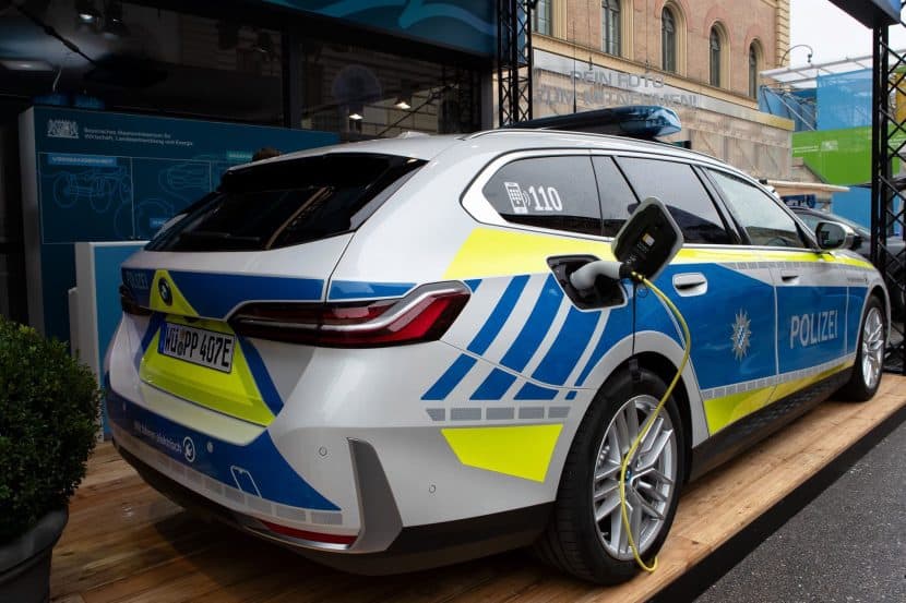 BMW I5 POLICE CAR IN MUNICH charging