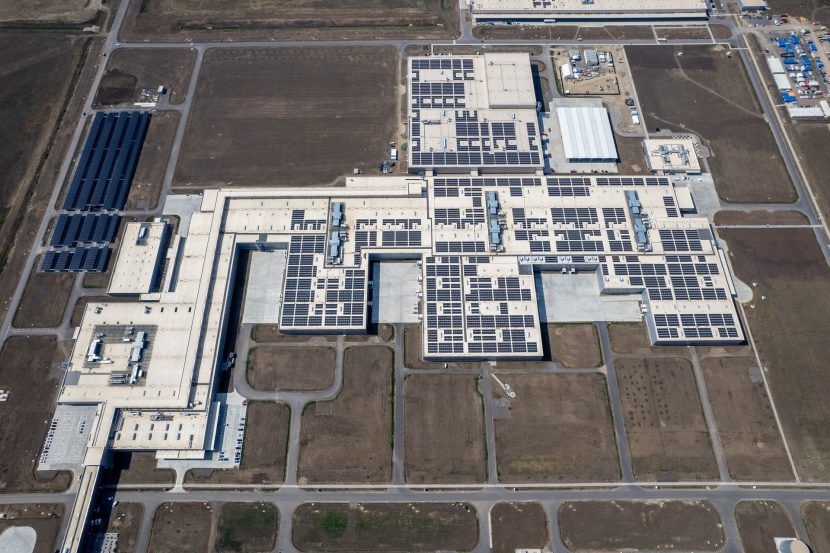 BMW PLANT DEBRECEN FINGER STRUCTURE 00