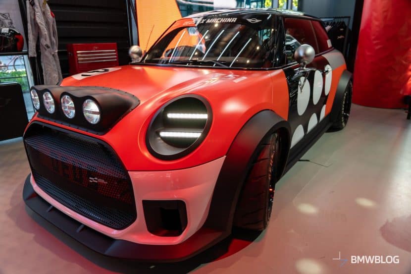 MINI DEUS EX MACHINA 03 MINI DEUS EX MACHINA front-end