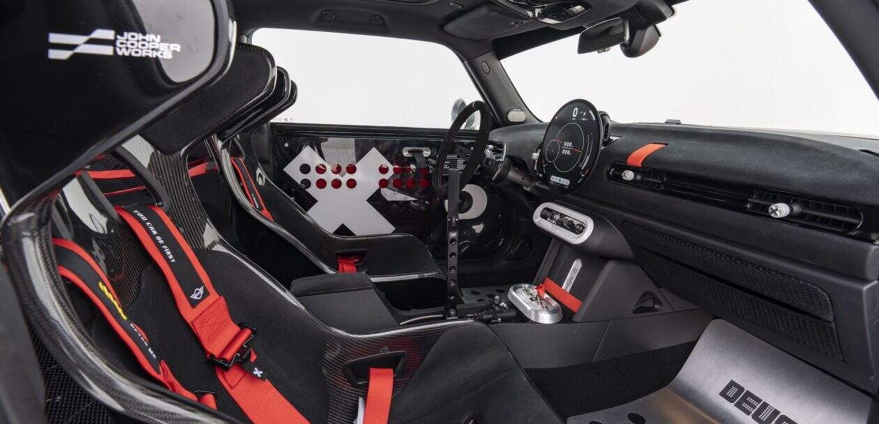 MINI DEUS MACHINA 57