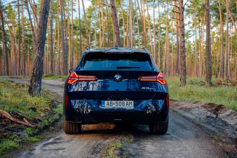 2025 BMW X3 40D TANZANITE BLUE rear end