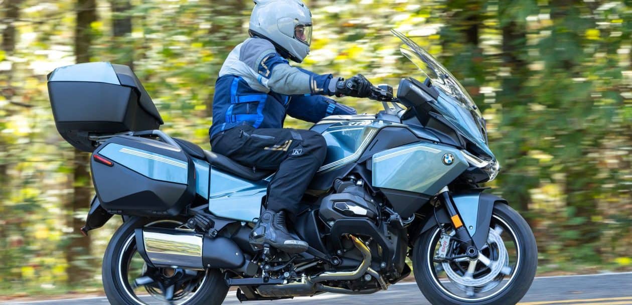 BMW R 1300 RT side view