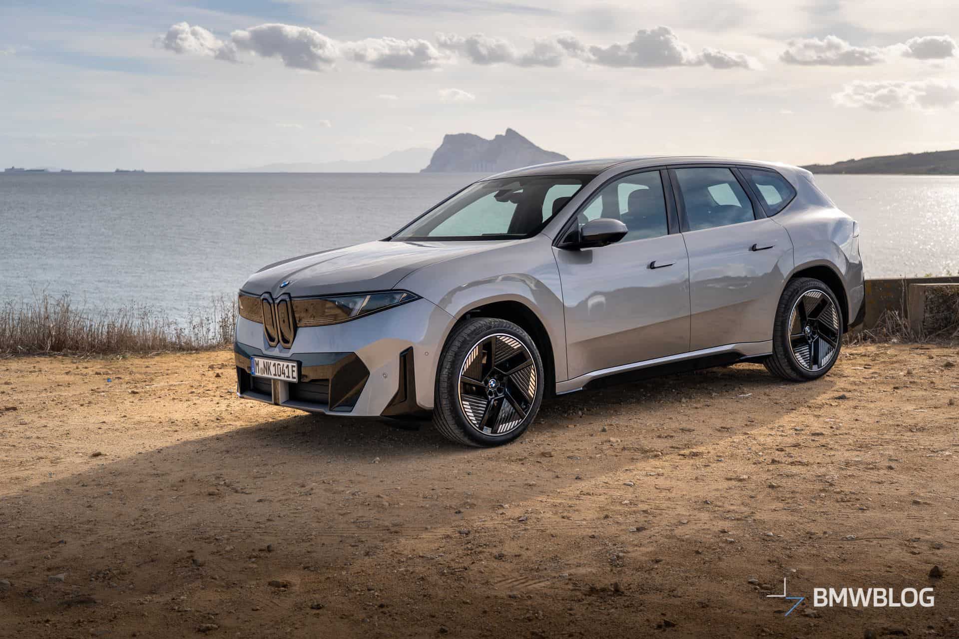 2025 BMW IX3 SPACE SILVER 45