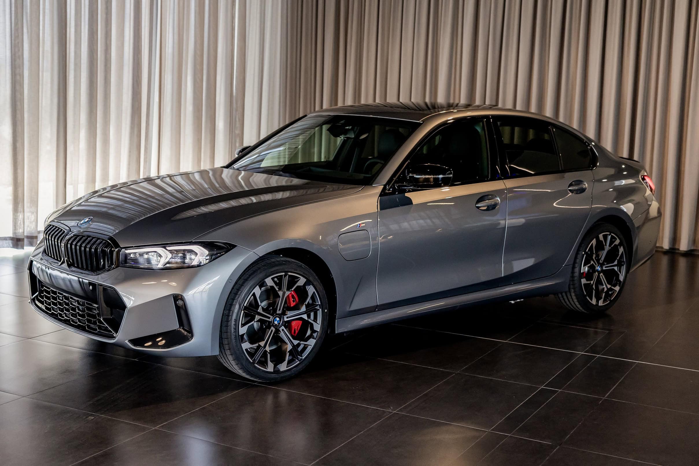 BMW 330E 50 JAHRE EDITION 7