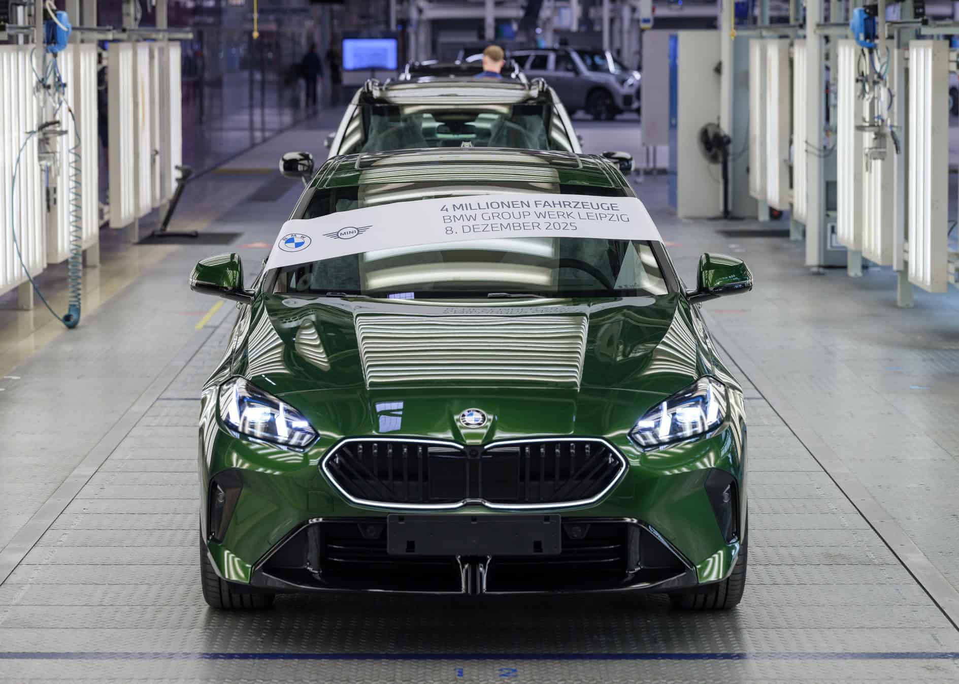 2025 BMW 1 SERIES 11