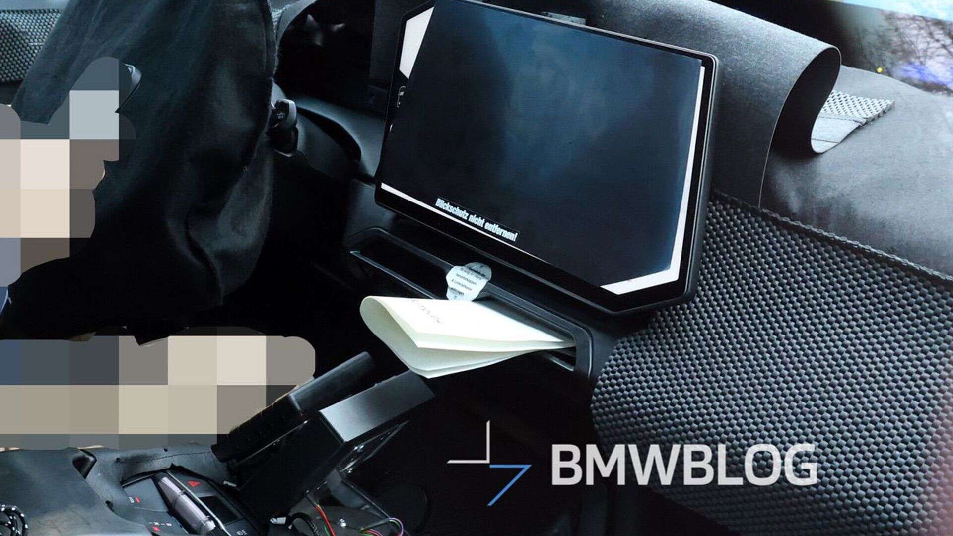 2028 BMW IX1 SCREEN 00