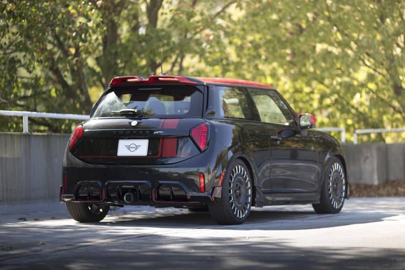 JOHN COOPER WORKS ACCESSORIES 01 JOHN COOPER WORKS ACCESSORIES 01