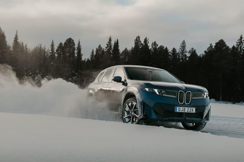 2026 BMW IX3 SNOW DRIVING 65 2026 BMW IX3 SNOW DRIVING drifting