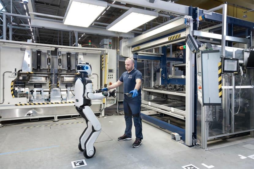 HUMANOID ROBOTS AT BMW LEIPZIG PLANT 4