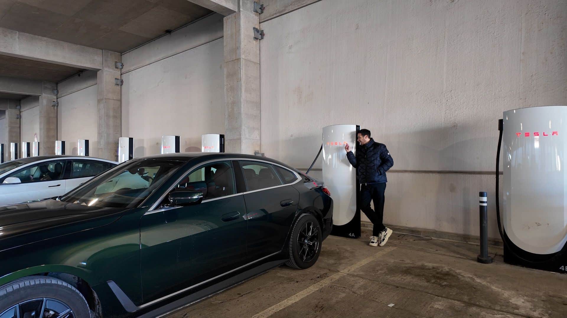 BMW TESLA CHARGING 01