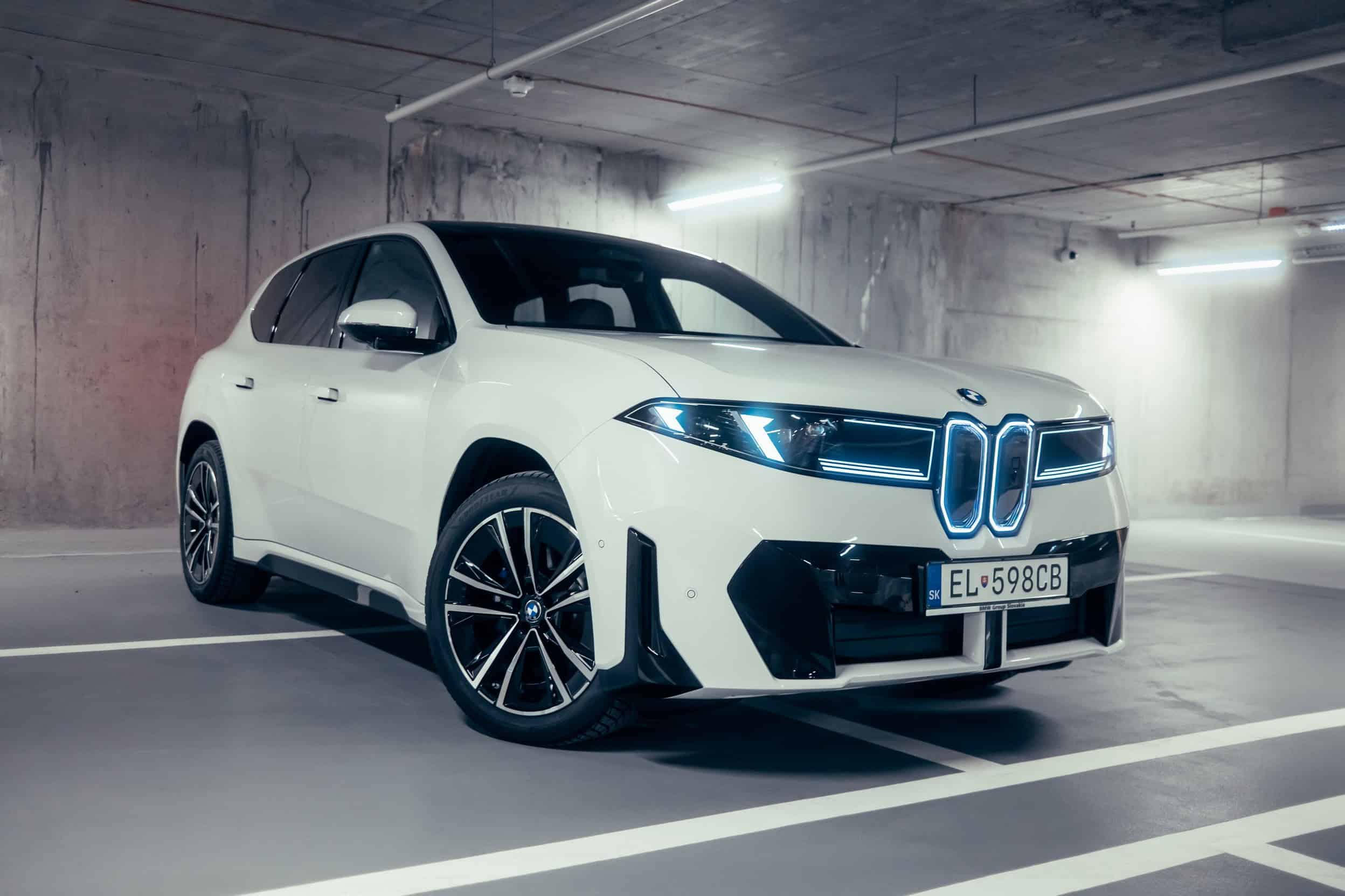 2026 BMW IX3 ALPINE WHITE 5
