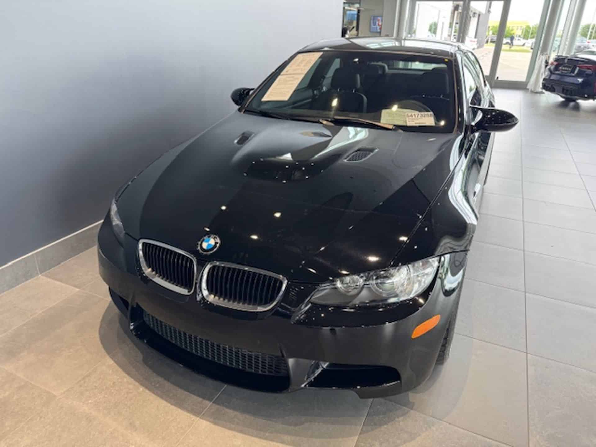2011 BMW M3 LOW MILES 01