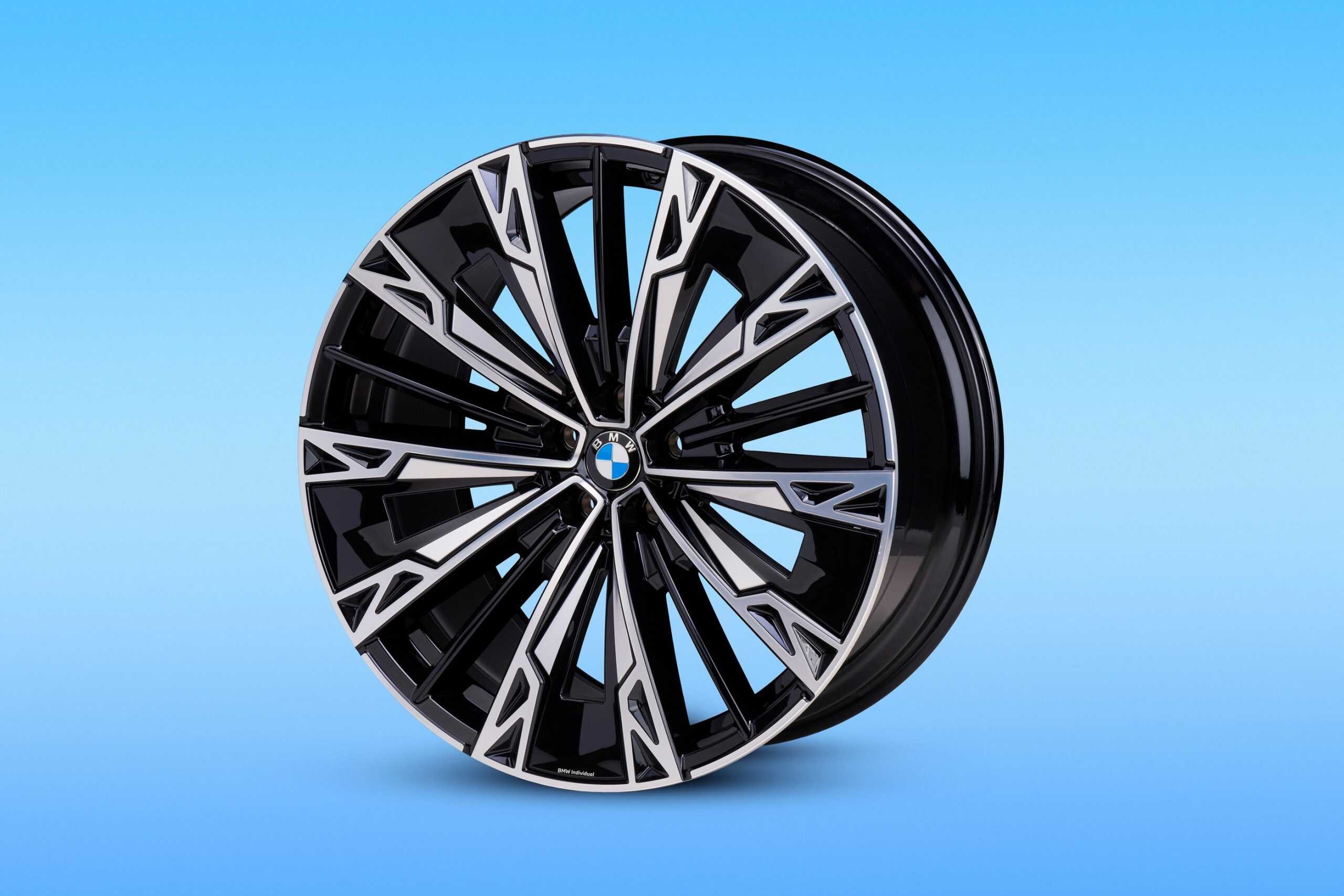2027 BMW I7 WHEEL DESIGN 1